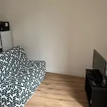 T2 Cosy, Agreable Fonctionnel Et Douillet, 1 Lit 140 Et Un Bz , Wifi Gratuit, Boite A Cles, Proche Commerces Et Gare Routiere, Linge De Lit Et Toilette Offerts A Partir De 4 Nuits Graulhet