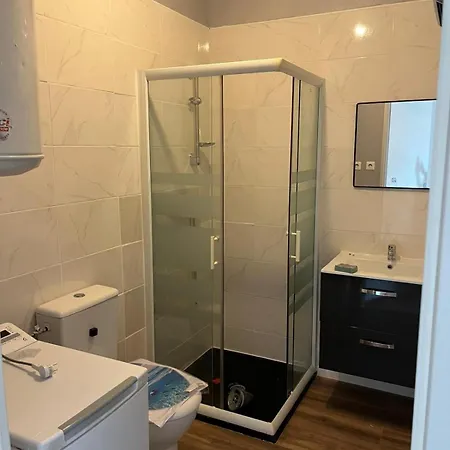 T2 Cosy, Agreable Fonctionnel Et Douillet, 1 Lit 140 Et Un Bz , Wifi Gratuit, Boite A Cles, Proche Commerces Et Gare Routiere *