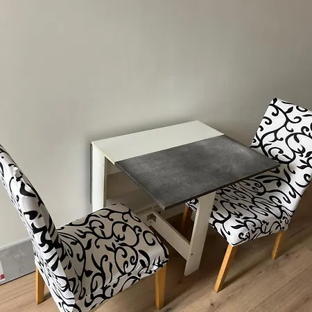 T2 Cosy, Agreable Fonctionnel Et Douillet, 1 Lit 140 Et Un Bz , Wifi Gratuit, Boite A Cles, Proche Commerces Et Gare Routiere, Linge De Lit Et Toilette Offerts A Partir De 4 Nuits Graulhet