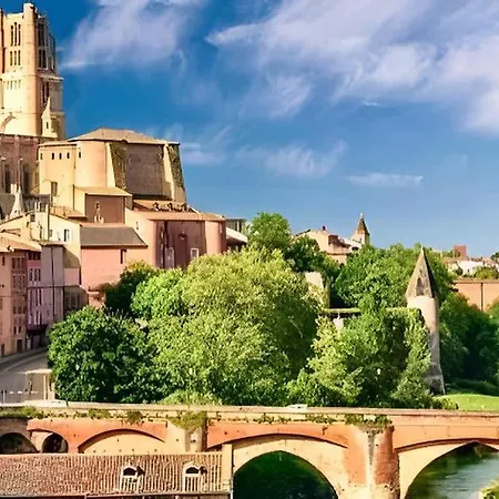 T2 Cosy, Agreable Fonctionnel Et Douillet, 1 Lit 140 Et Un Bz , Wifi Gratuit, Boite A Cles, Proche Commerces Et Gare Routiere, Linge De Lit Et Toilette Offerts A Partir De 4 Nuits Апартаменты *