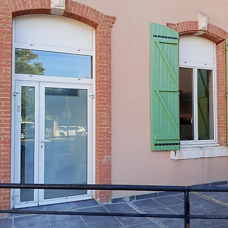 T2 Cosy, Agreable Fonctionnel Et Douillet, 1 Lit 140 Et Un Bz , Wifi Gratuit, Boite A Cles, Proche Commerces Et Gare Routiere *