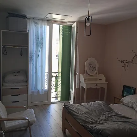 T2 Cosy, Agreable Fonctionnel Et Douillet, 1 Lit 140 Et Un Bz , Wifi Gratuit, Boite A Cles, Proche Commerces Et Gare Routiere, Linge De Lit Et Toilette Offerts A Partir De 4 Nuits شقة *