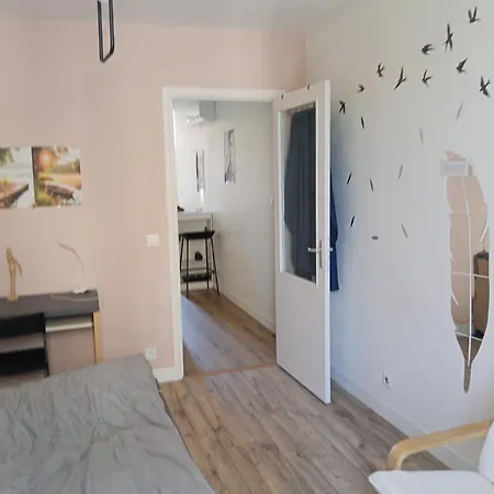 T2 Cosy, Agreable Fonctionnel Et Douillet, 1 Lit 140 Et Un Bz , Wifi Gratuit, Boite A Cles, Proche Commerces Et Gare Routiere, Linge De Lit Et Toilette Offerts A Partir De 4 Nuits Graulhet