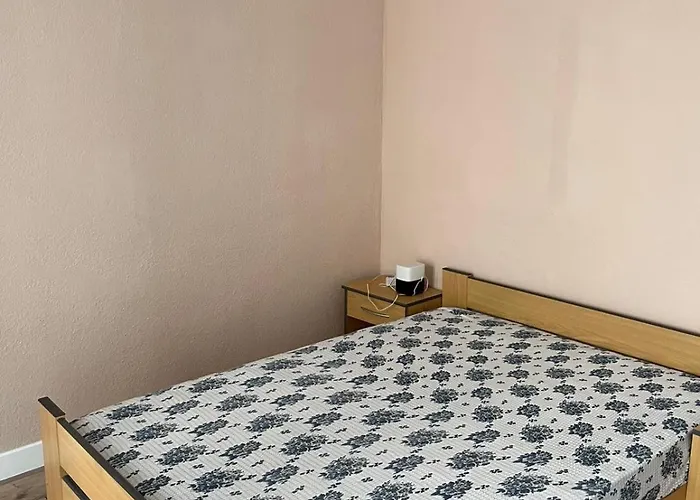 T2 Cosy, Agreable Fonctionnel Et Douillet, 1 Lit 140 Et Un Bz , Wifi Gratuit, Boite A Cles, Proche Commerces Et Gare Routiere