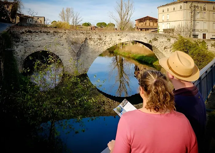 T2 Cosy, Agreable Fonctionnel Et Douillet, 1 Lit 140 Et Un Bz , Wifi Gratuit, Boite A Cles, Proche Commerces Et Gare Routiere Graulhet